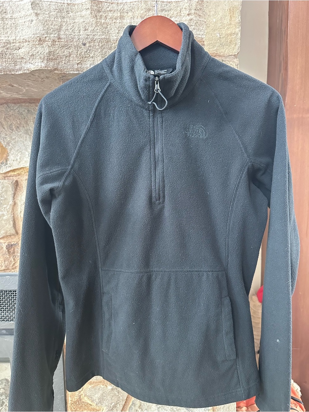 The North Face Men’s Black Half-Zip Fleece Pullover